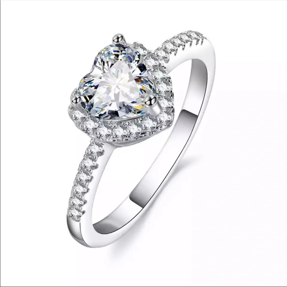 New Women’s 925 Silver Romantic Heart Diamond Ring - Picture 2 of 5